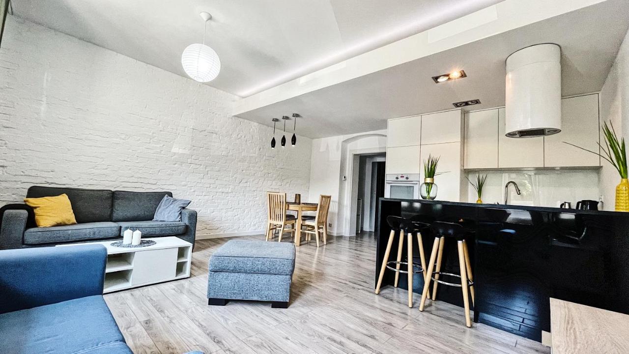 Kosciuszki P R I M E Suites คาโตวีตเซ ภายนอก รูปภาพ