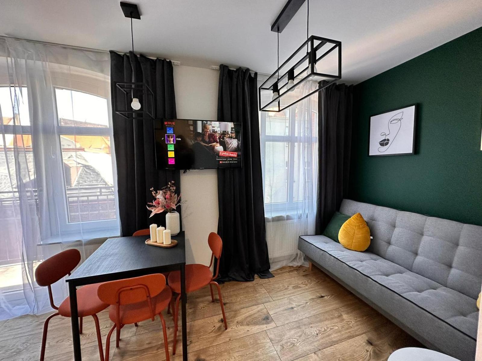 Kosciuszki P R I M E Suites คาโตวีตเซ ภายนอก รูปภาพ