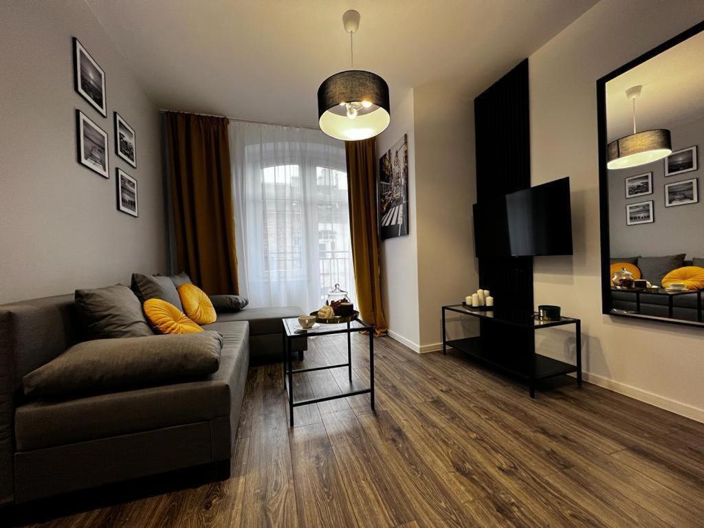 Kosciuszki P R I M E Suites คาโตวีตเซ ภายนอก รูปภาพ