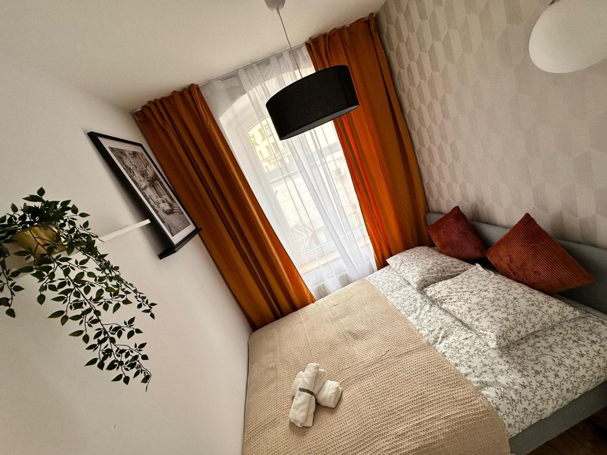 Kosciuszki P R I M E Suites คาโตวีตเซ ภายนอก รูปภาพ