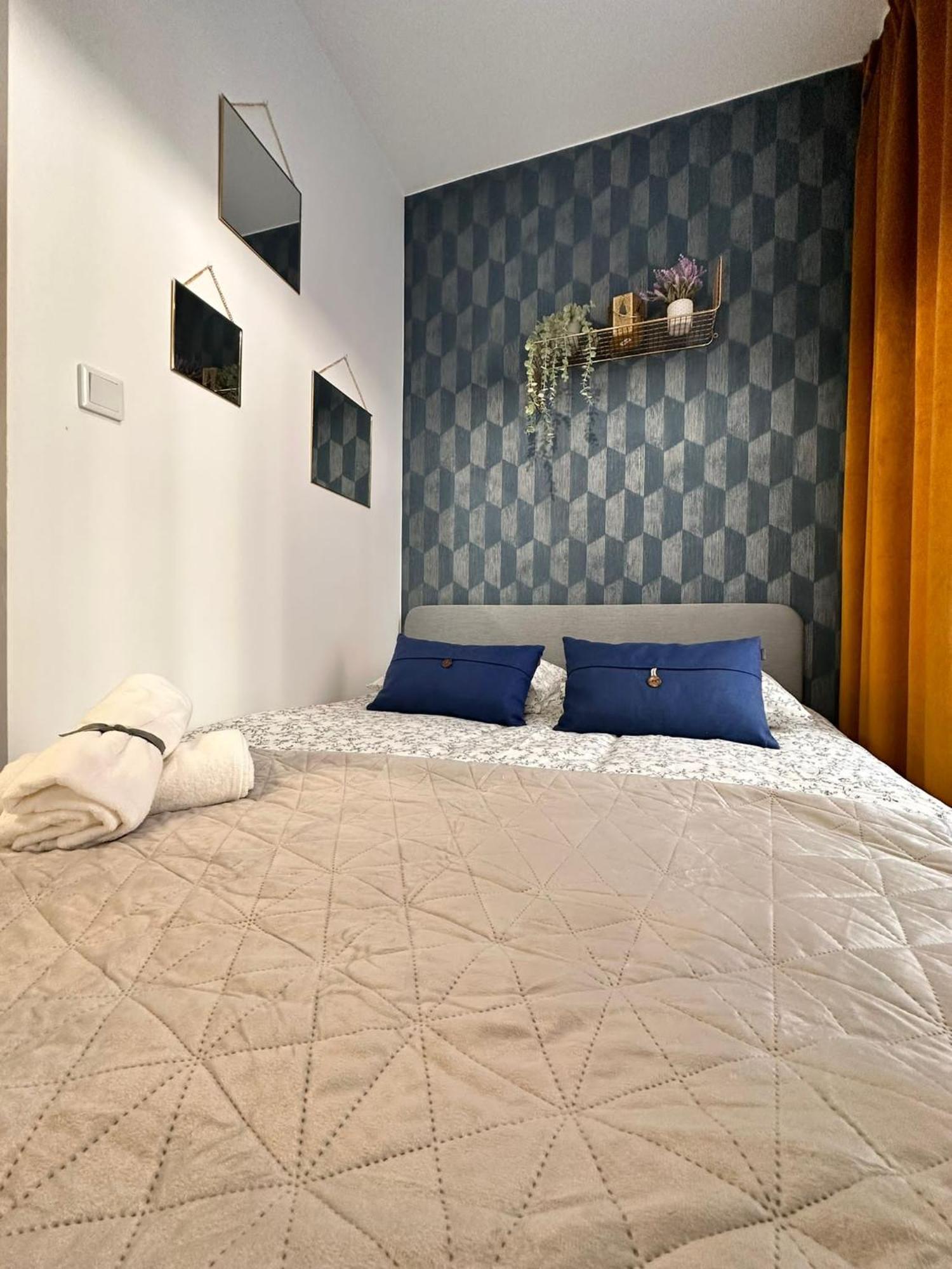 Kosciuszki P R I M E Suites คาโตวีตเซ ภายนอก รูปภาพ