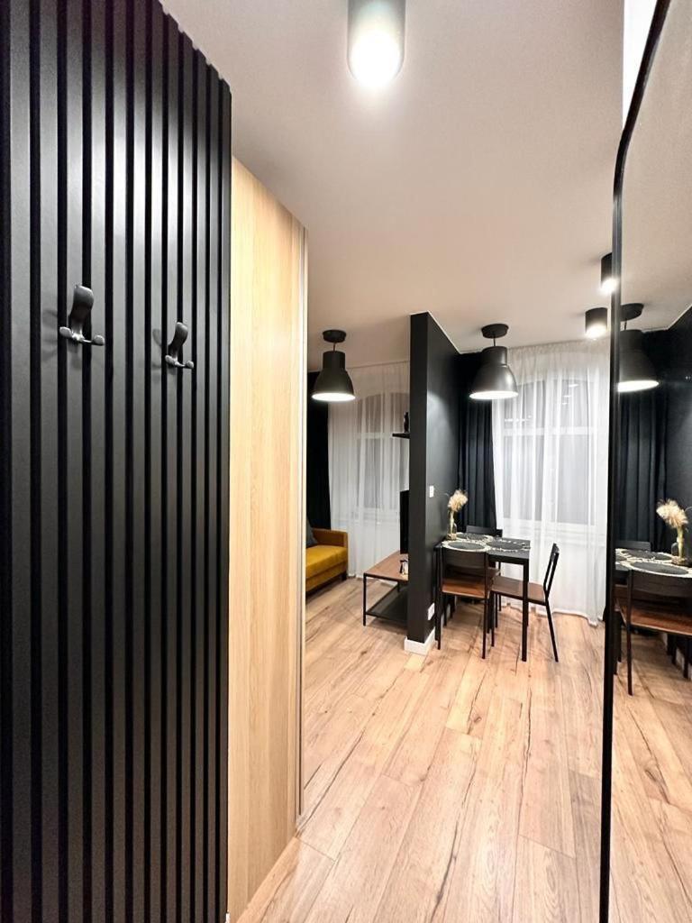 Kosciuszki P R I M E Suites คาโตวีตเซ ภายนอก รูปภาพ