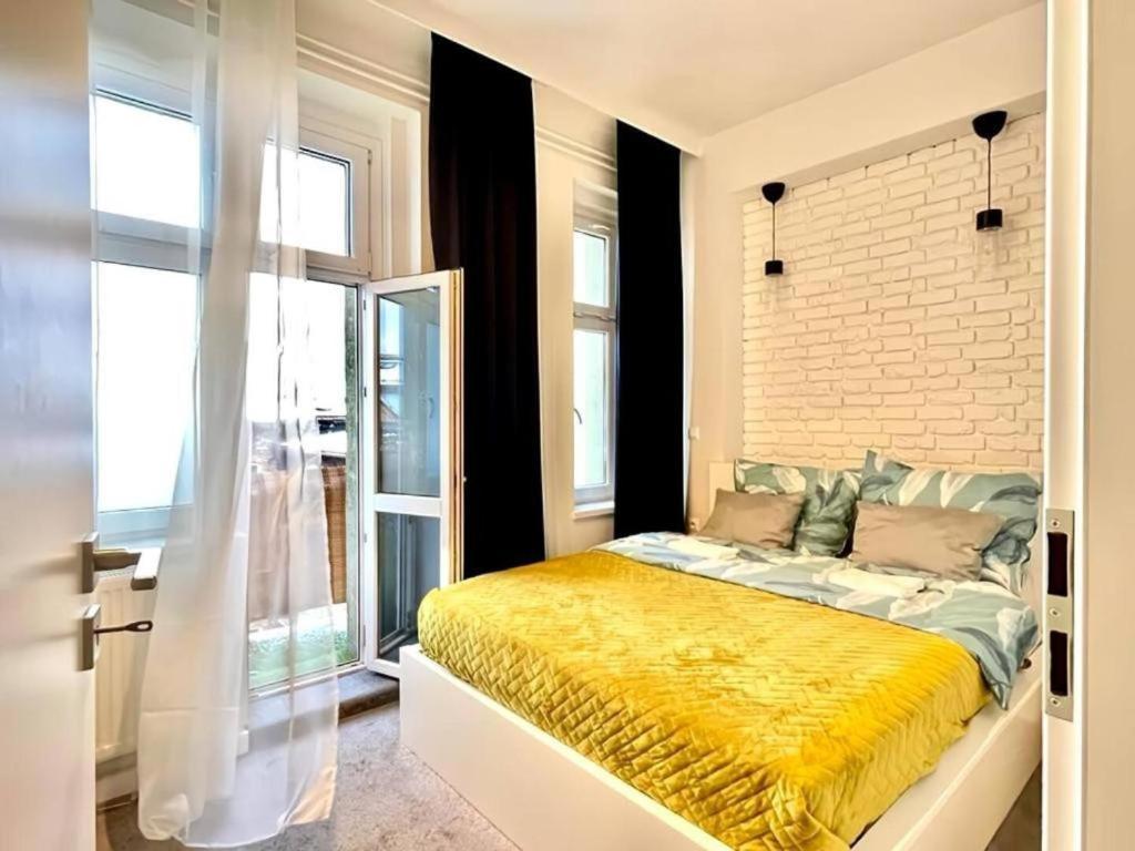 Kosciuszki P R I M E Suites คาโตวีตเซ ภายนอก รูปภาพ